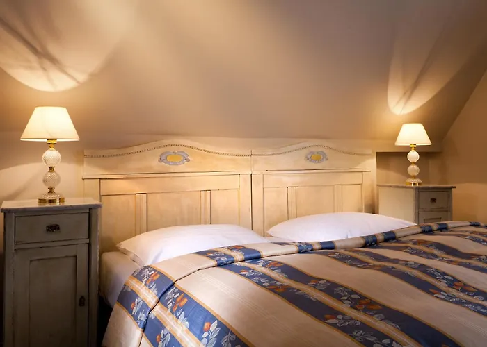 戈德瓦塞尔矿区酒店 *